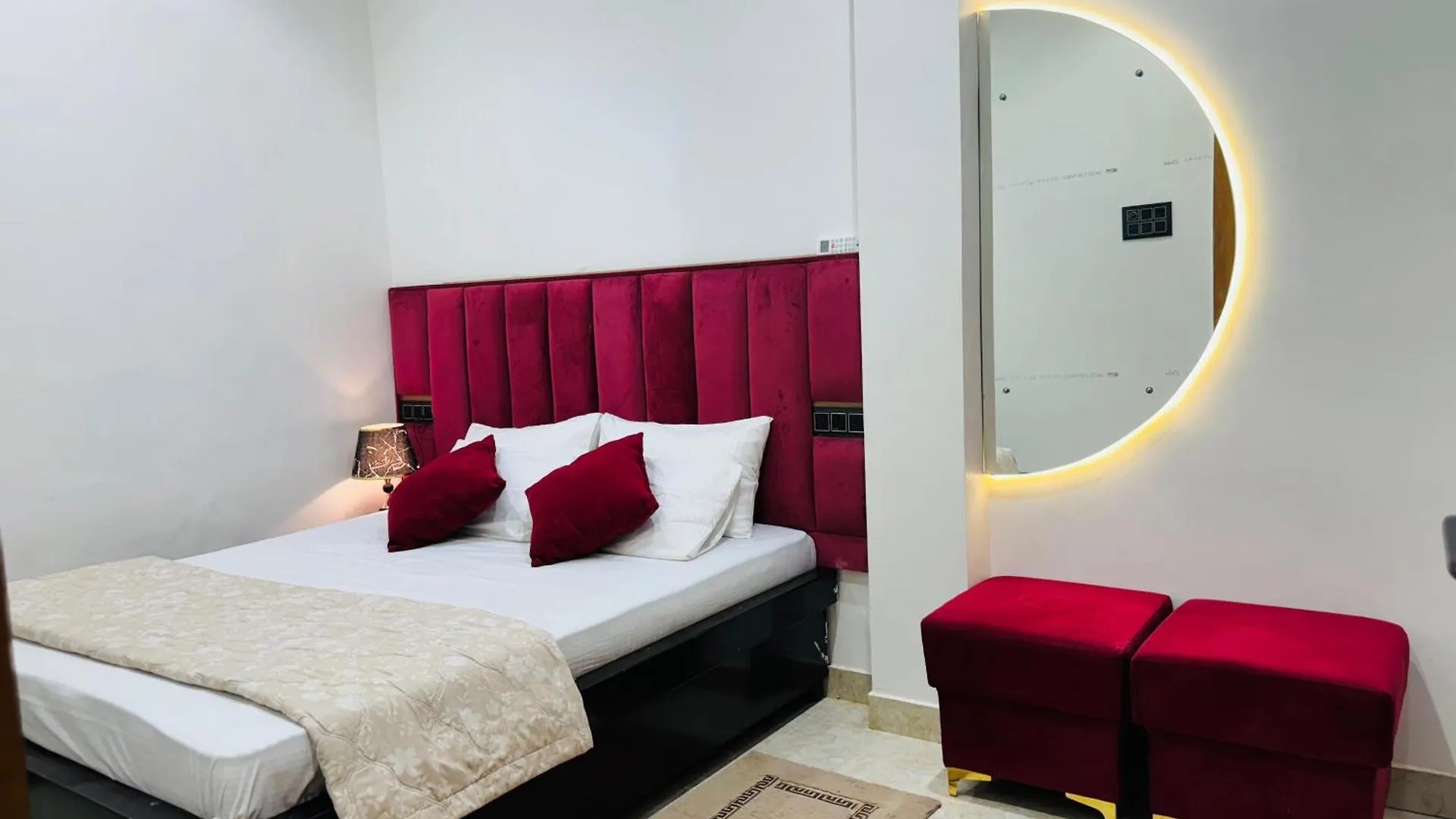 بيت ضيافة Aura Homestay فاراناسي